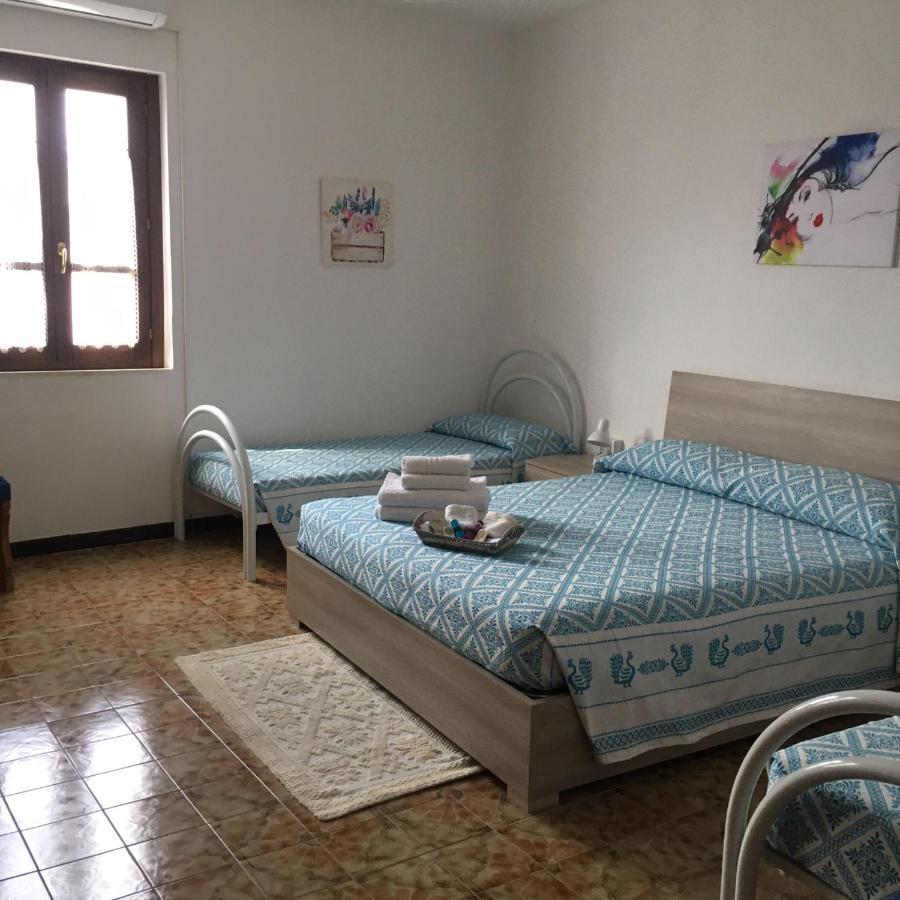 B&B Mideri Urzulei エクステリア 写真